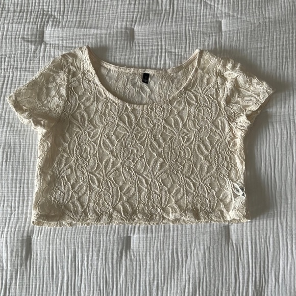 Medium Lace Crop Top - Picture 1 of 4
